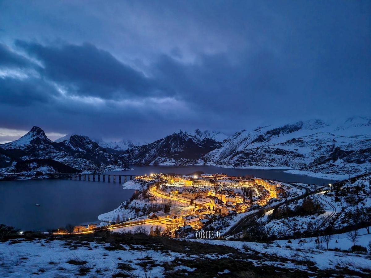 Hostal Sainz Otel Riaño Dış mekan fotoğraf