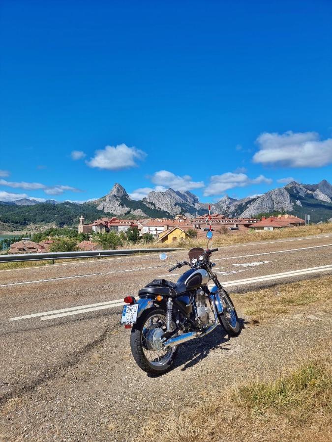 Hostal Sainz Otel Riaño Dış mekan fotoğraf